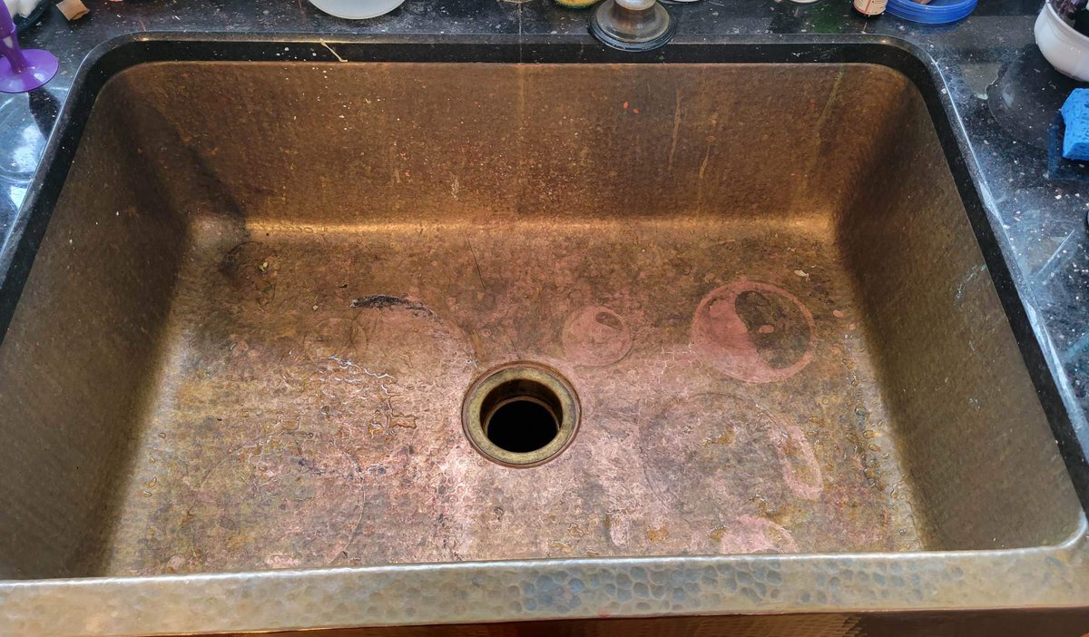 barkeeperfriend's tweet photo. Pat your patina goodbye with Bar Keepers Friend! Ericka W. shared this copper sink clean with us after using our powder cleanser. We don't know about you, but we aren't missing that patina...π€§β¨π§½πΌπ·πΈ #SpringIntoBKF https://t.co/rULMpYxNWs