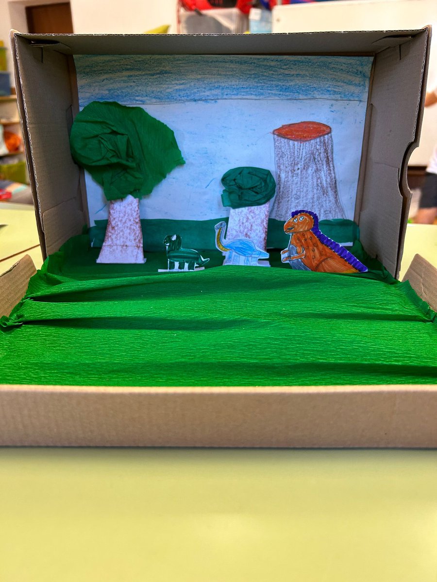 EspiralServeis's tweet photo. 🌅A l’Espai Obert al Coll han fet aquest taller sobre paisatges de la mar i recreant l’època dels dinosaures.
🐠Els infants han desenvolupat la seva imaginació per donat ‘vida’ a aquestes biodiversitats tan colorades.
#InfànciaenEspiral #programaObert https://t.co/ZqaJt9tiWt