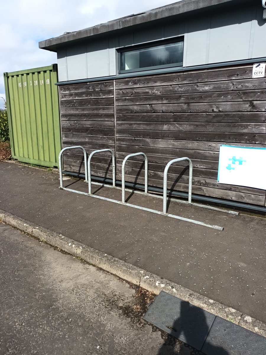 StirlingCCC's tweet photo. Doing our bit for the cyclists Thanks to MJ and recyke-a-bike for their help #stirlingcounty #lookingtothefuture https://t.co/8EXMKzNLHt