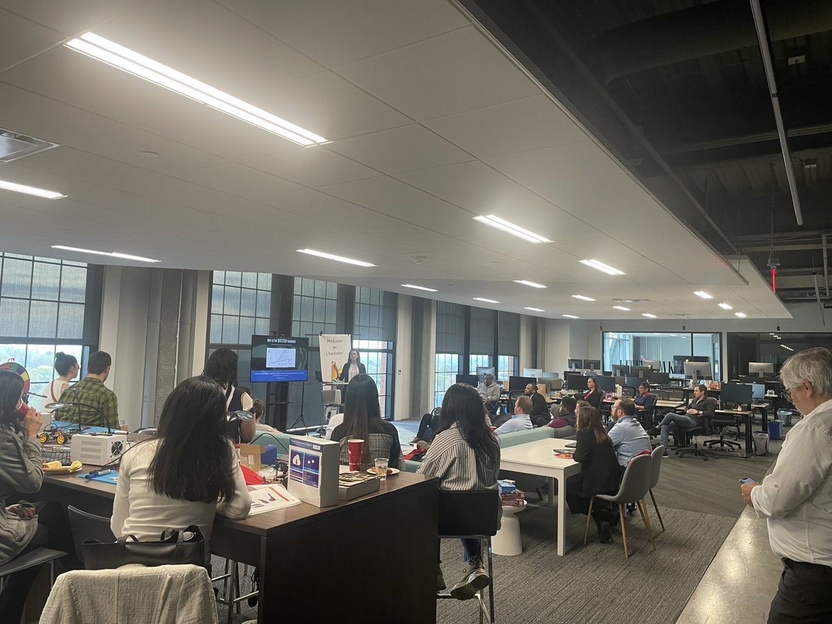 CLT_TUG's tweet photo. We’re only two weeks behind on posting this - but we had a fantastic HYBRID session on 3/16 with presentations from LendingTree (Jacob Vann / Chuchu Yao)and JLL (Jamie Beason). Hosted at @Slalom Charlotte’s RailYard office! 

Hope to see you at our next events! https://t.co/NXeBsM1eJ7
