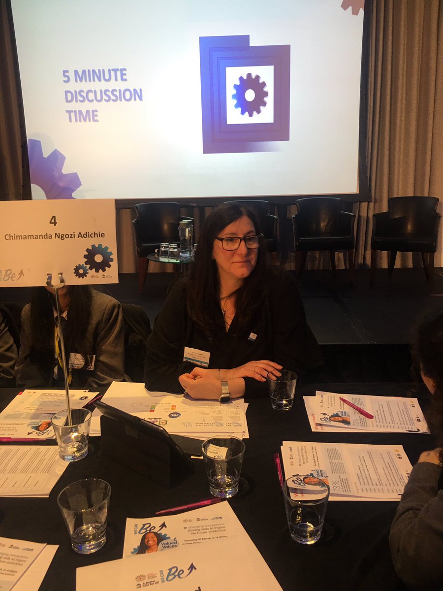 Our partner facilitators from <a href="/ashurst/">Ashurst</a> <a href="/evelynpartners/">Evelyn Partners</a> <a href="/LinklatersGrads/">Linklaters Grads</a> <a href="/StanChart/">Standard Chartered</a> @GirlsTalkGlobal <a href="/DofE/">The Duke of Edinburgh’s Award</a> discuss investment with our young women as part of our #wecanbe event to open pathways into the City for those that want them. #tlma #valuedvoices