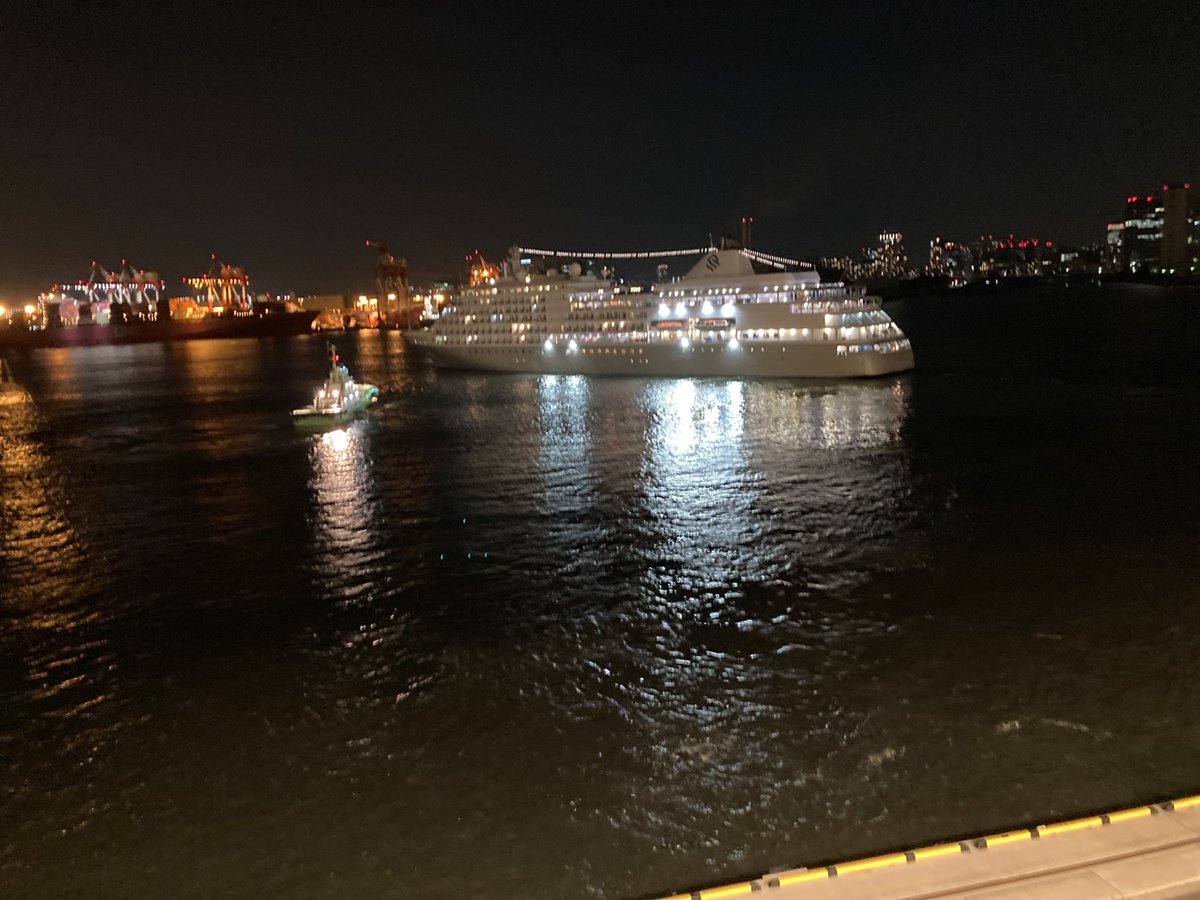 Cruise_Terminal's tweet image. 本日朝より入港していたSilver Whisperが先ほど出港していきました🚢
次は再来週にまた入港の予定が入っています🛟
＃東京国際クルーズターミナル　#Silverwhisper