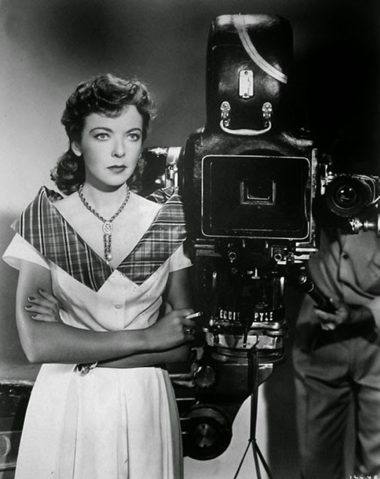 Ida Lupino paved the way for women in film, breaking barriers as a director, writer, and actress in the male-dominated industry. Her bold and gritty storytelling tackled taboo subjects and challenged conventions, leaving a lasting impact on cinema. #IdaLupino #Trailblazer