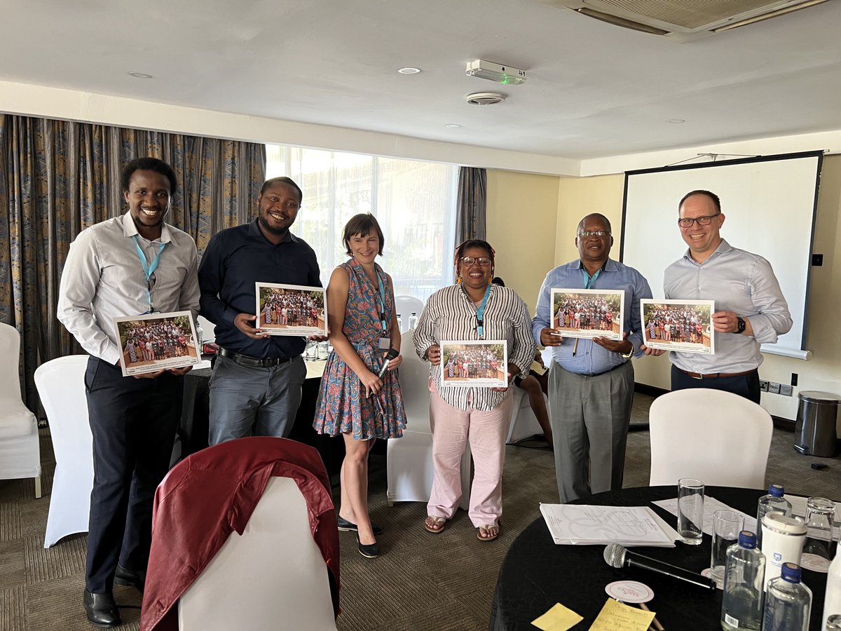 TMG_think's tweet image. And its a wrap! After an intensive two-days #UrbanFoodFutures policy event issues an open invitation to County, community, &amp;amp; support organizations to continue to engage to strengthen the visibility, dignity and agency of the informal sector in driving #foodsystem transformation.