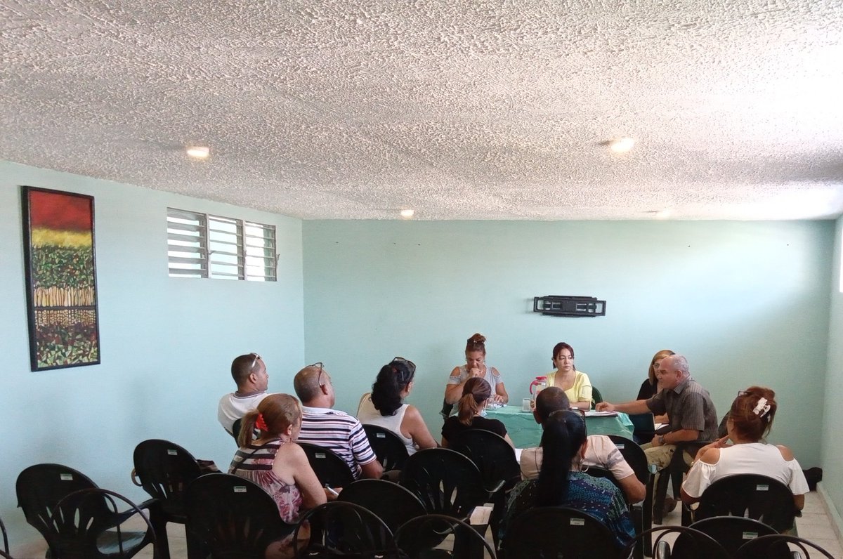 DtoraDpsGranma's tweet photo. #ProvinciaGranma
Desde la Empresa de Farmacia y Óptica #Farmog ,reunión de conciliación con proveedores ,#DPSGranma y directivos de esta empresa con el objetivo de impulsar la producción de Medicina Natural.
@DrReinol
@DrRobertoMOjeda
@JLBrocheLorenzo https://t.co/Dj47MRPn1c
