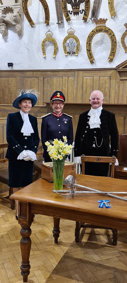A pleasure to give big thank you to our previous #HighSheriff of #Rutland Geoff Thompson for a packed year supporting our community in a wide variety of ways. He handed over to our new High Sheriff, Geraldine Feehally ⁦@oakhamcastle⁩ in a historic declaration ceremony