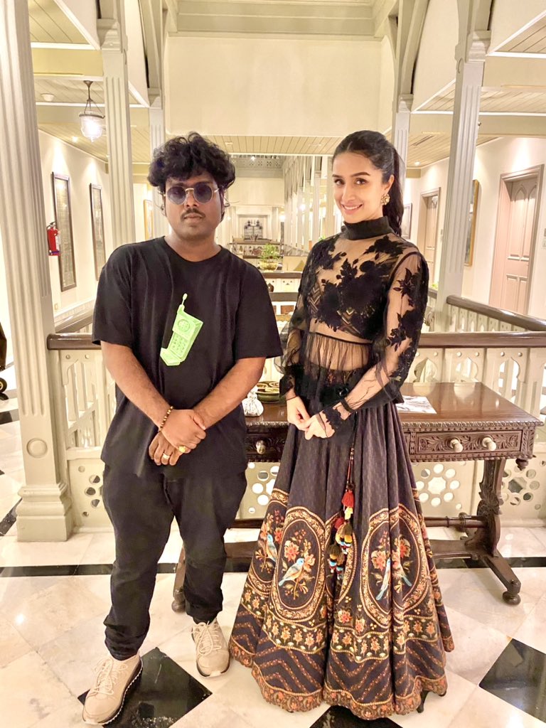 Nx2dNeezy's tweet photo. From watching them on the big screen 
To working with them 🥹
The journey 💥
•
•
Thankyou 🌹
@ShraddhaKapoor 
@TejuKolhapure 
@apnabhidu  
❤️
•
•
•
•
#shraddhakapoor #kapoor #celebrity #photoshoot #artist #celebritystyle #fashion #meet #dream #dreaming #work #jackieshroff . https://t.co/apr9x4cSf4