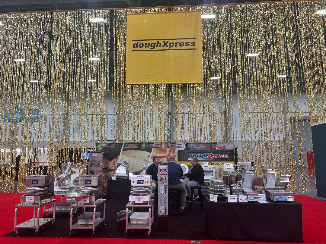 doughXpress Booth #2943 getting ready for the last day of the International Pizza Show! hubs.la/Q01JHVhj0