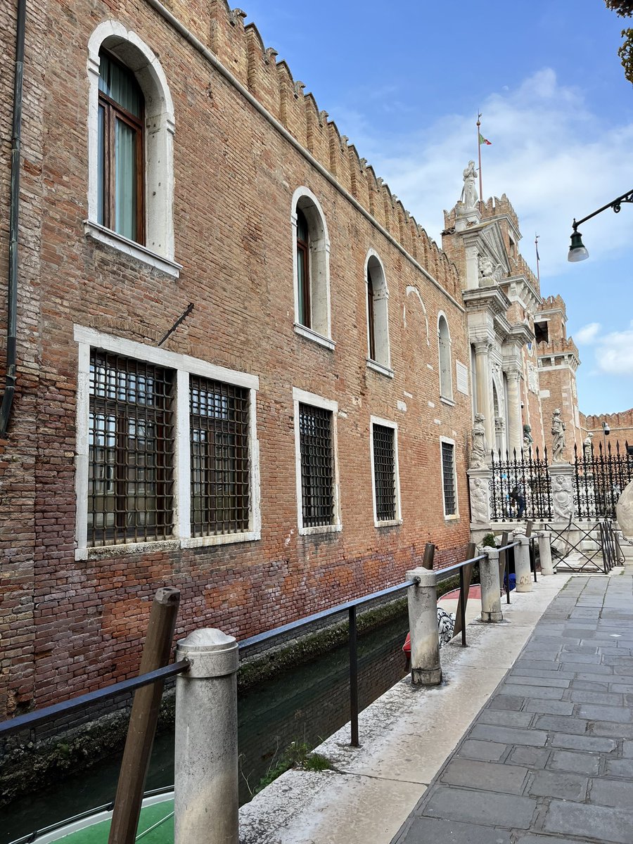 ortyzapple's tweet photo. Un po’ blu, un po’ grigio, è #marchpower ancora per un giorno. Poi l’amato mese se ne andrà 🐣 #Venezia https://t.co/4bTORm0J7y