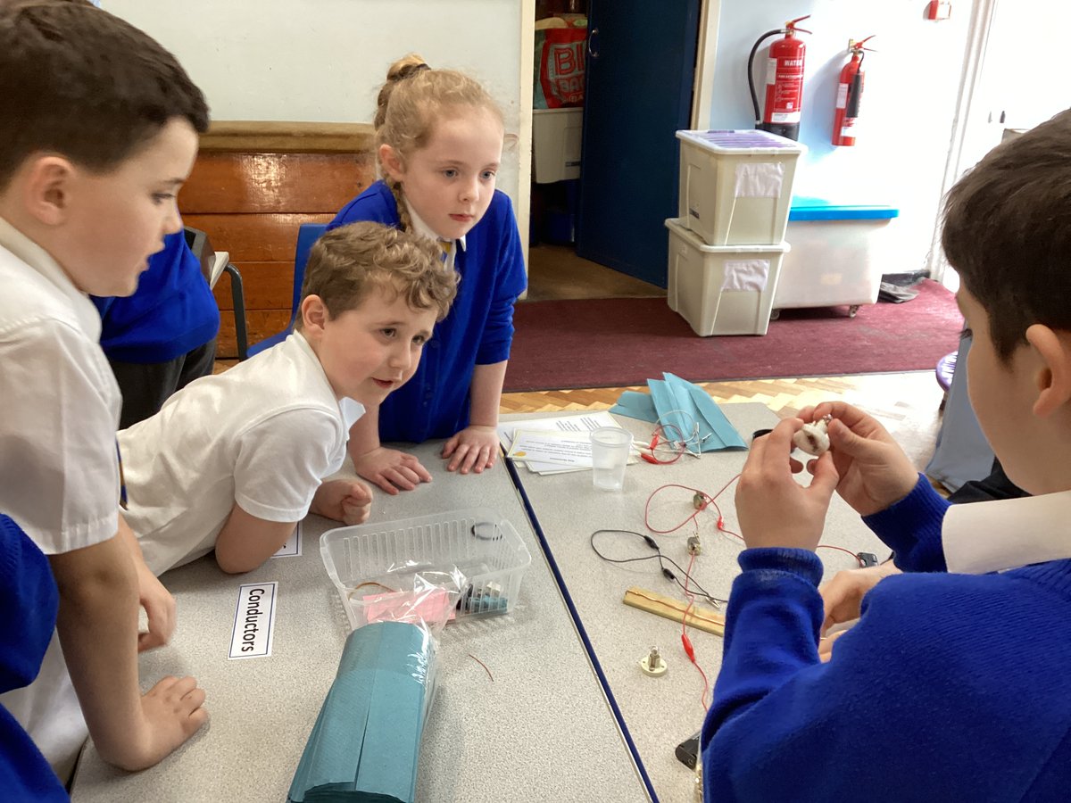 Year3STP's tweet photo. We had lots of fun at our Science fair yesterday discovering oobleck, learning about magnets and more! #ScienceatSTP https://t.co/KggIeOiHYL