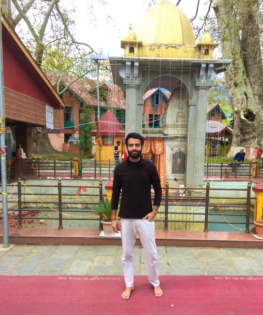 viru361's tweet photo. On the auspicious day Ram Navami some of the clicks from Kheer Bawani Temple Srinagar #RamaNavami https://t.co/XnKVtl9Zwi