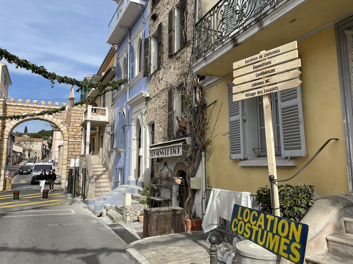 AliceDonckele's tweet photo. ⚔️ 🛡️ En passant par #Biot… Toutes les infos sur cette grande fête médiévale en partenariat avec @F3cotedazur 👉🏻
https://t.co/NqMyLcBneR
#biot #biotetleatempliers #moyenage #ordredutemple #histoire #sortieduweekend https://t.co/kXeUd0YHuc