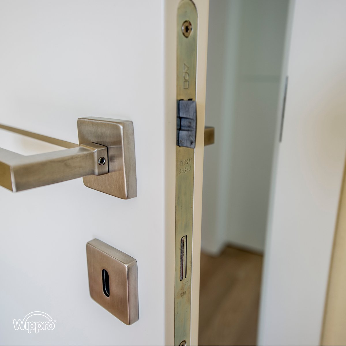 Seidenmatte Flächen
Wippro verwendet hochwertige Lacke in österreichischer Markenqualität
-
wippro.com
-
#wippro #wipprodoors #rallackiert #ncslackiert #unikattüre #innentüren #haustüren #dachbodentreppen #schiebetüren