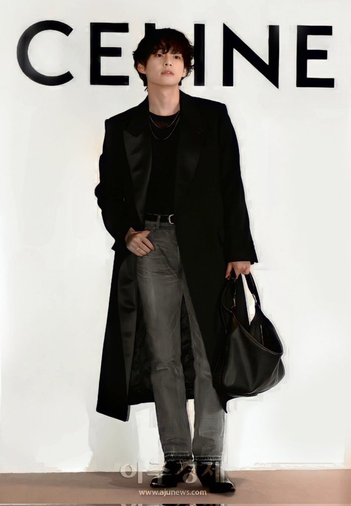 taeteland's tweet photo. CELINE GLOBAL AMBASSADOR TAEHYUNG
An icon of an era 
#TAEHYUNGxCELINE https://t.co/Ru1EIpKlHg