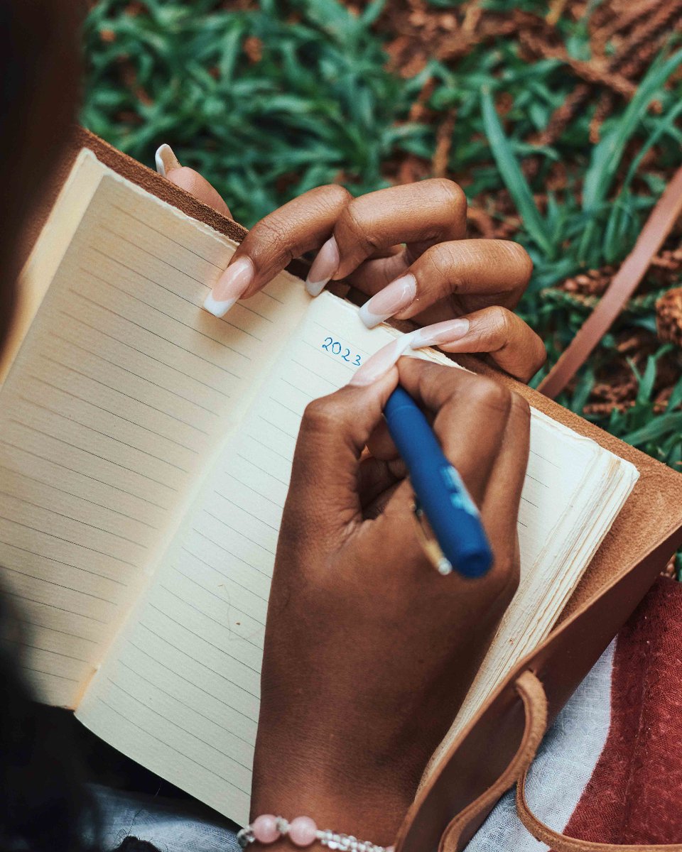 erregatti's tweet photo. 2023.

Even with the huge shift towards the digital, there is still room for paper and pen.
We designed these handmade leather journals to be a beautiful space for those thoughts and ideas. #MadeInKenya

Get yours today by ordering via our website (link in bio) https://t.co/7oLBPOLIjH