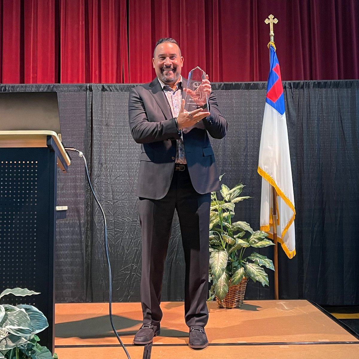 CleantheWorld's tweet photo. Our Founder & CEO, @ShawnSeipler, had an amazing time at his alma mater, Shoreland Lutheran High School where he was honored to receive the first-ever, Shoreland Lutheran High School Distinguished Alumni Award!
Learn more here: https://t.co/xETx0BDWnI
#LoveServeImpact https://t.co/7PhtWe4Nd1