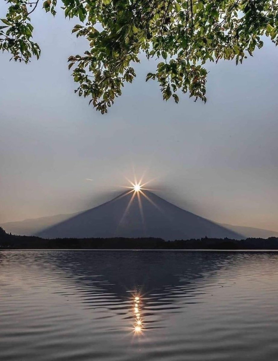 Amanecer en la cima del monte Fuji,Japon..