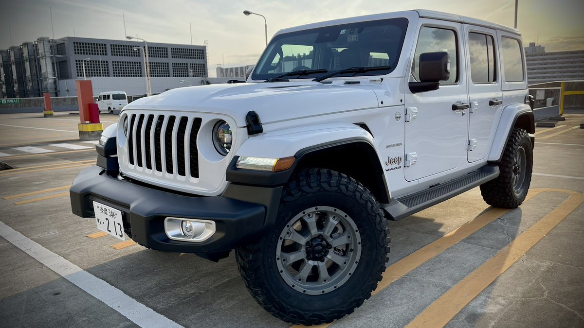 Redzonejp213's tweet photo. JEEP Wrangler Unlimited Sahara

"New Wheel"
Wheel/MKW MK-46
Tire/BF Goodrich Mud-KM3 285/70R17 https://t.co/304a8TG18P