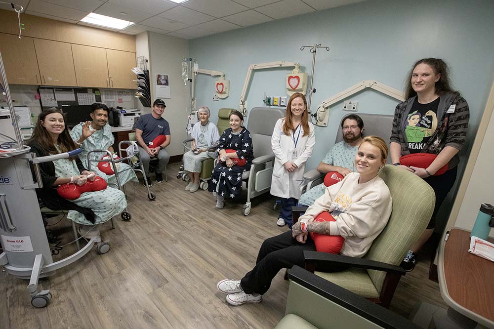 Completely amazing! ➡️ Living-donor chain at MUSC gives new life to four patients web.musc.edu/about/news-cen… via @MedUnivSC #NationalKidneyMonth