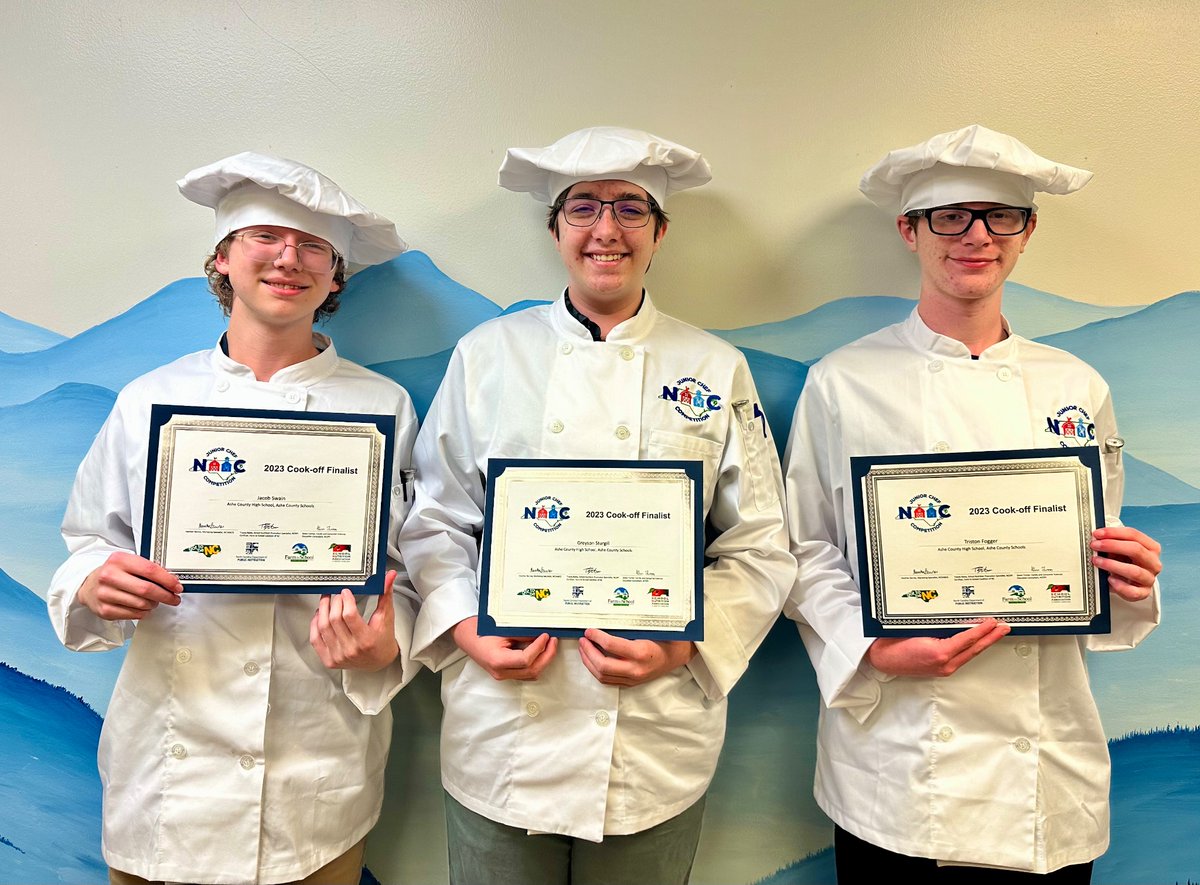 acs_schools's tweet photo. Congratulations to these three young chefs! They were one of EIGHT finalist teams in North Carolina who competed in the 2023 NC Jr Chef Competition. 
Results were shared this morning in a virtual awards ceremony and the team came in FOURTH place 
👏🏻🎉
#asheproud #ncjrchef https://t.co/RGgufJc4Fp
