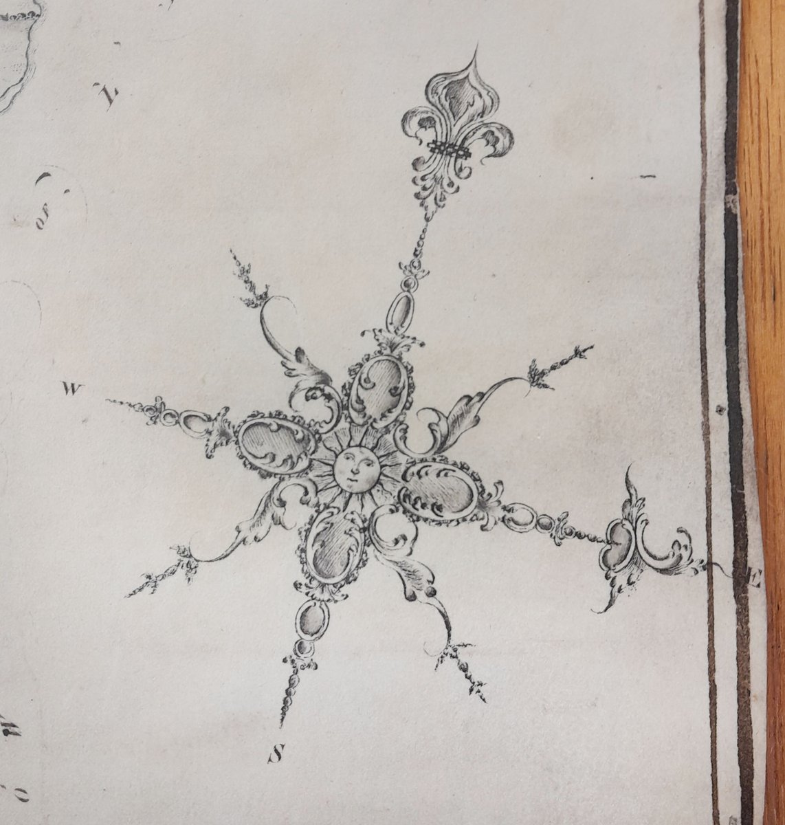 CheshireRO's tweet photo. Old maps are fascinating for what they tell us about our changing landscape, but they're also
These enclosure maps come complete with a dragon on the cartouche, a face in the compass &amp; embellishments on the scale #WhatWeSawToday 👀 https://t.co/haDMrloodc
