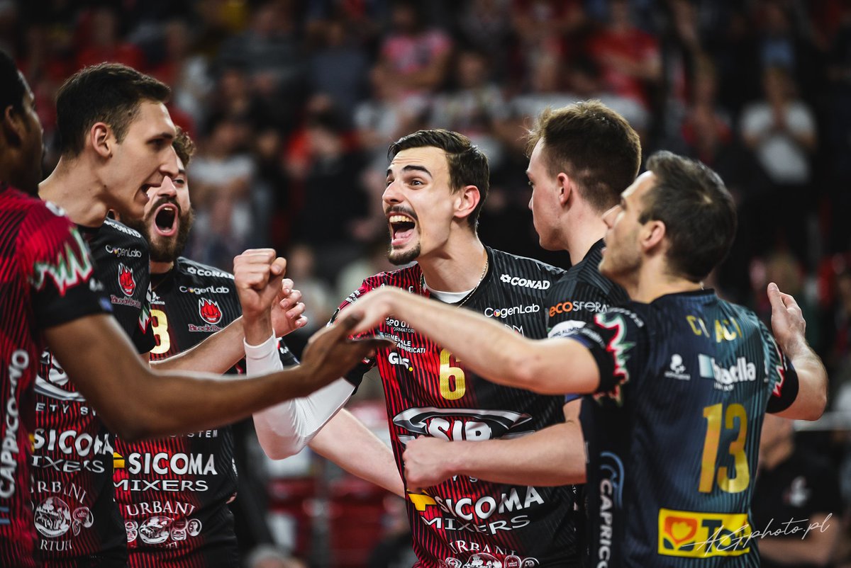 agphotopl's tweet photo. { GRUPA AZOTY ZAKSA KĘDZIERZYN - KOŹLE vs SIR SICOMA MONINI PERUGIA } 🏐
INSTAGRAM:
https://t.co/49R4H5VQMr
#siatkówka #volleyball #clvm #championsleague #ligamistrzów #zaksakedzierzynkoźle #perugia #italy #sirsicomamoniniperugia #zaksa @ZAKSAofficial @SIRVolleyPG https://t.co/2e9ELArq8y