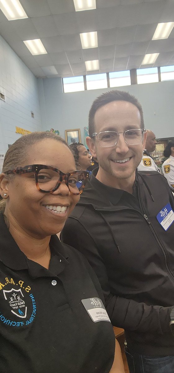 i2teachtechga's tweet image. Today, we learned all about how our @DeKalbSchools #DigitalDreamers can obtain a career w/ Ben at @ViewSonicEDU_US and the importance of #DigitalDreaming your future as a student @DeKalbSchools #ELMillerES #DCSDRegion3 #CareerAwareness 🎉🎓📸🖥