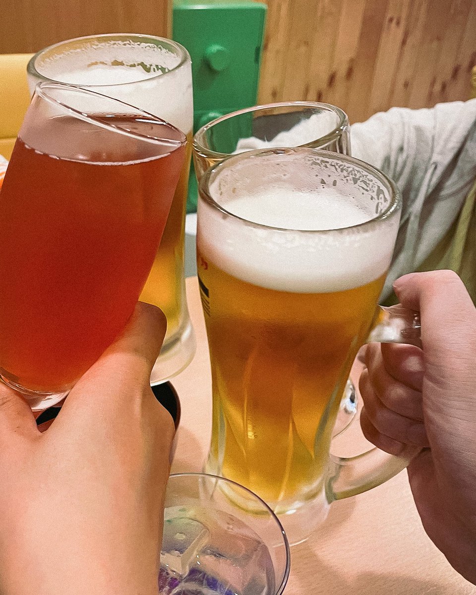 「うちの物件の喫茶店、【生ビールまたは生バナナジュースの1杯目】390円サービスす」|戸田江美 / デザイナー大家のイラスト