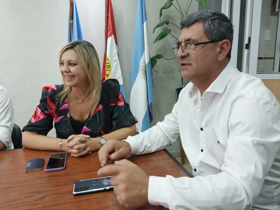 marilinsacnun's tweet image. Estamos en #Tostado junto a al intendente Enrique Mualem y el equipo de @MunicipalidadT5 para una intensa jornada de trabajo.
#arraigo #trabajo #producción #desarrollo #SantaFe