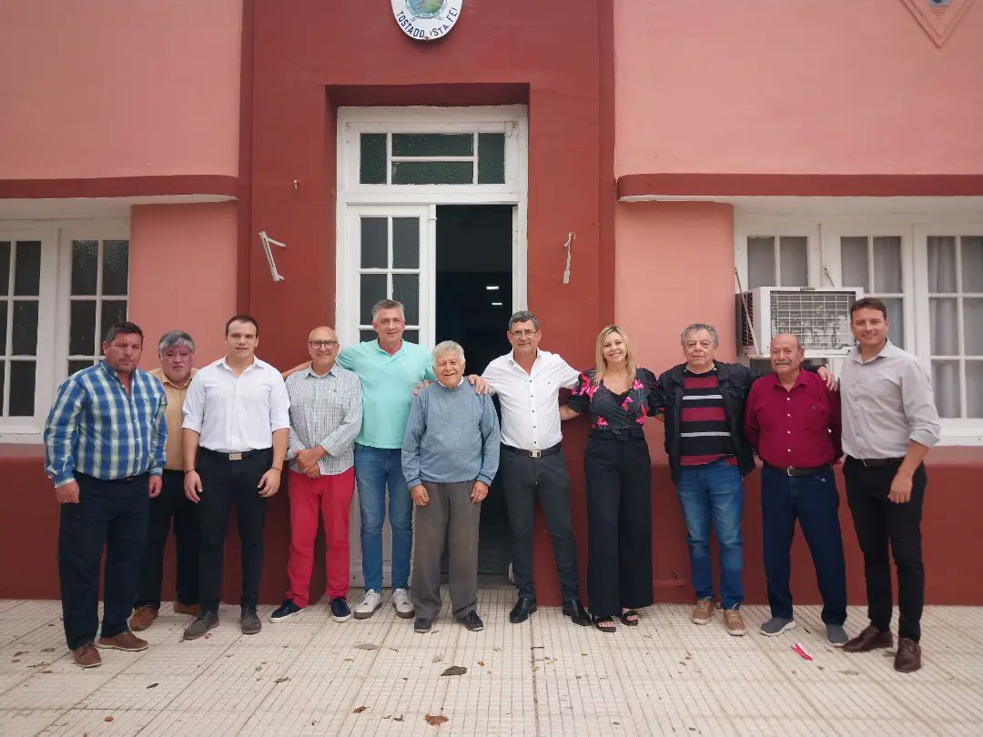 marilinsacnun's tweet image. Estamos en #Tostado junto a al intendente Enrique Mualem y el equipo de @MunicipalidadT5 para una intensa jornada de trabajo.
#arraigo #trabajo #producción #desarrollo #SantaFe