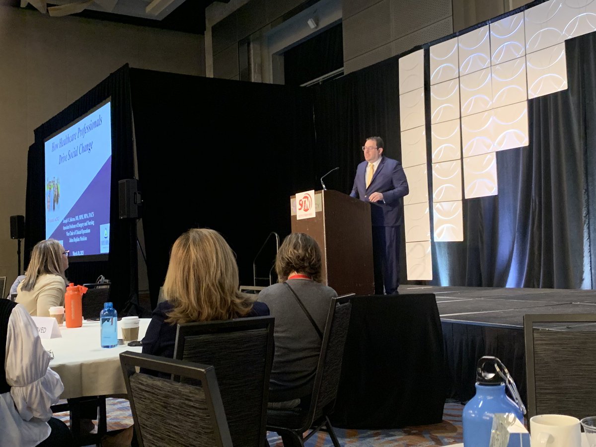 Messing's tweet photo. @JosephSakran delivering the STN keynote. @EAST_TRAUMA @SurgeryInova @pferrada1 https://t.co/3EX4dTTZz6