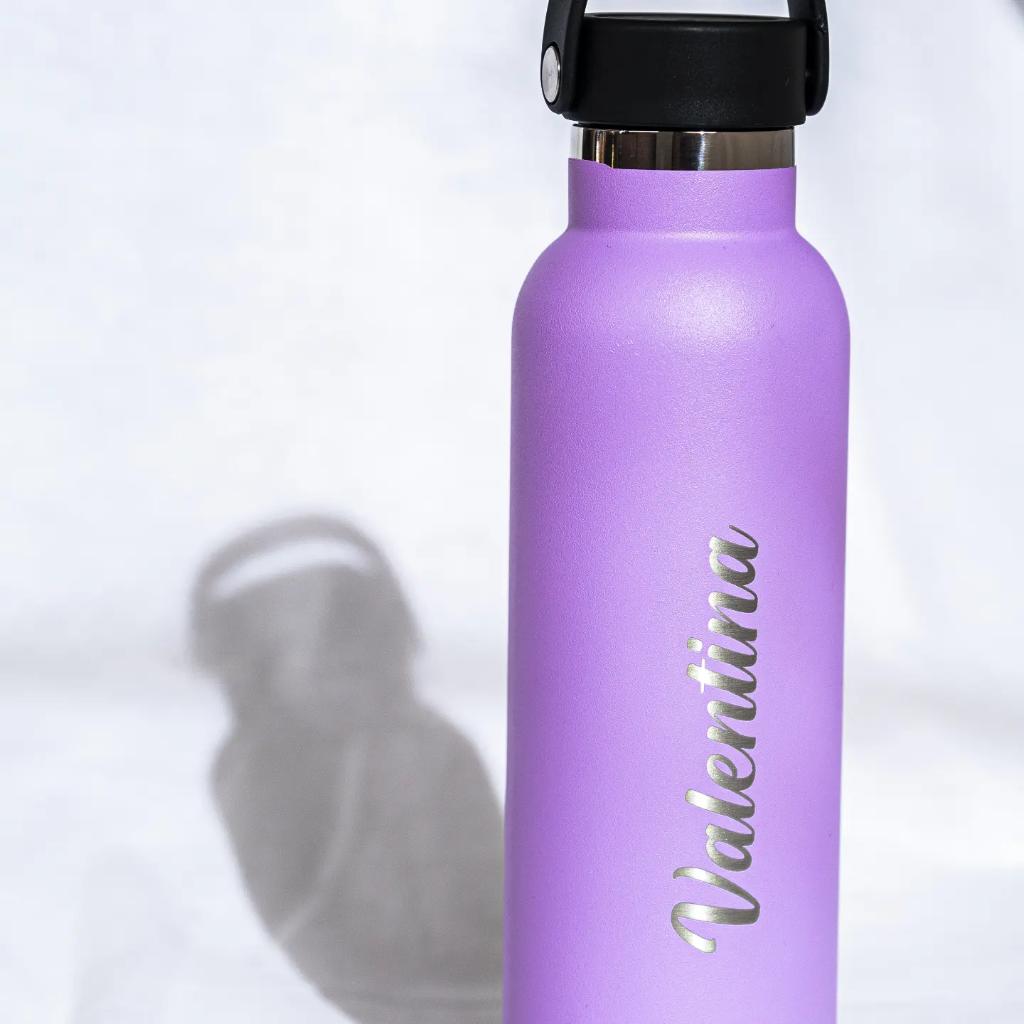 RunbottUSA's tweet photo. You can customize your bottles from our website 😍 You can engrave your name or your favorite phrase. What you want 😌✨
#runbott #ReusableWaterBottles #waterbottle #thermos #reusablebottle #zeroplastic #plasticpollution #stainlesssteelwaterbottle #earthfriendlyproducts🌎🍃 https://t.co/iYcOUaCHib