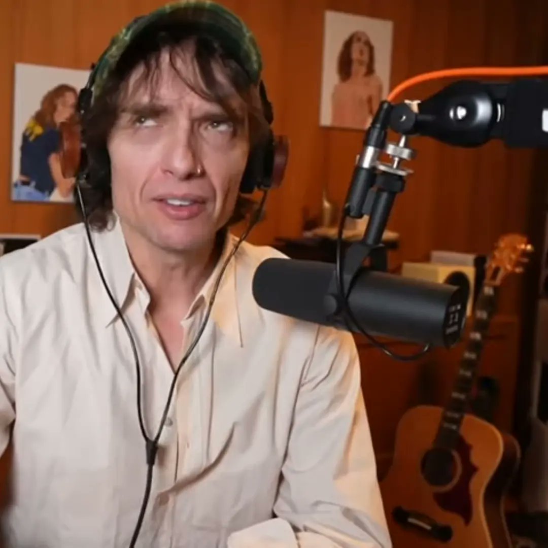 TDKJusettes's tweet photo. No moustache again!🤩
Join @JustinHawkins ⬇️
https://t.co/4ETPkD1YJR
#justinhawkins #justinhawkinsridesagain #thedarkness #moustache or #nomoustache #tdkjusettes https://t.co/f1zfHzDJZf