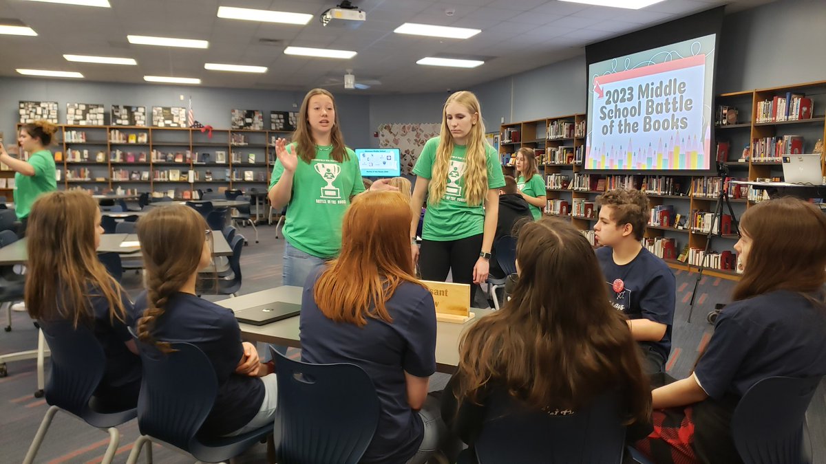 Library_PVMS's tweet image. @PViewSPS Battle of the Books team has arrived @GHS_LLC We have a former Bluejay showing us around #spsBOB