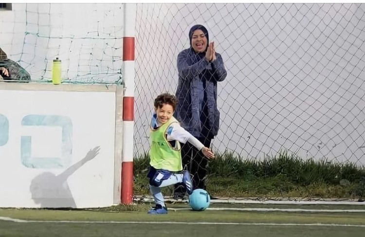 ثم من يا رسول الله؟ قال: "أمك".