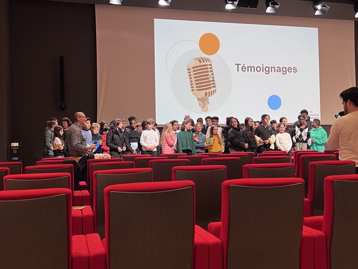 Merci aux collégiens de centre val de Loire venus témoigner à la #convention ⁦<a href="/energie_jeunes/">Energie Jeunes</a>⁩