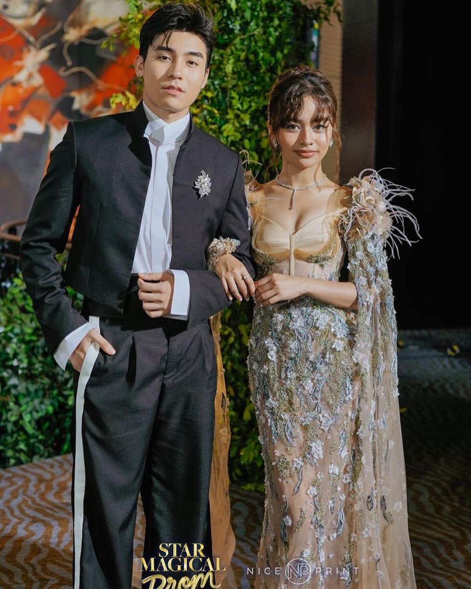 janallibee's tweet photo. OH MY GOD, Viscount Anthony Bridgerton and Viscountess Kathani Sharma in the house! I LOVE THEM 💜

THE VIBRENT PROMise

#StarMagicalProm 
#StarMagicalProm2023 https://t.co/ygnrRE904p