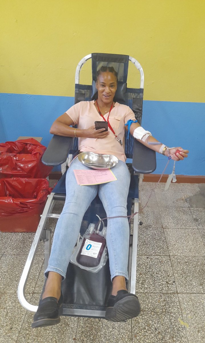 1bloodbankja's tweet photo. First donor #GcFoster On that mission of Saving Lives https://t.co/Jj3PR03Bzu