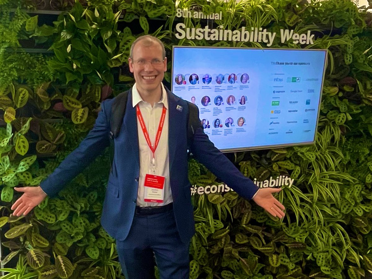 JonHarperFF's tweet image. Meet the Living wall at Sustainability Week - inspiring event with great people and ideas 💡 being shared - excited by the interest in intergenerational dialogue