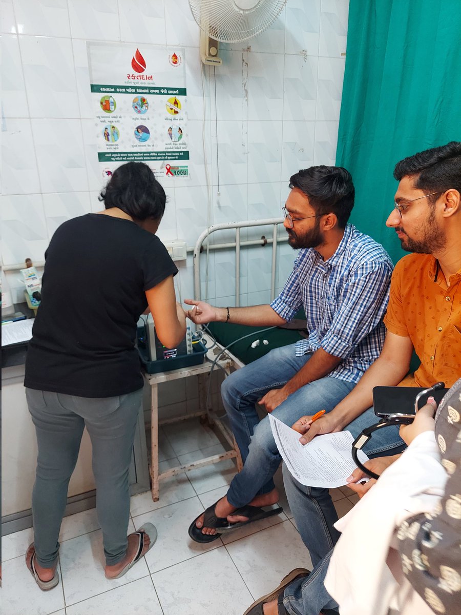 ParthBavarva8's tweet photo. We are on 4th day of our protest and still not getting any positive response from management,but we spread our positivism as a doctor by holding Blood Donation camp . *FIGHT FOR STIPEND.*
#interndoctor #wewantjustice
#RamNavami🚩@CMOGuj @Rushikeshmla @GIDA_Official @DrMeet_Ghonia https://t.co/1atekW7YNy