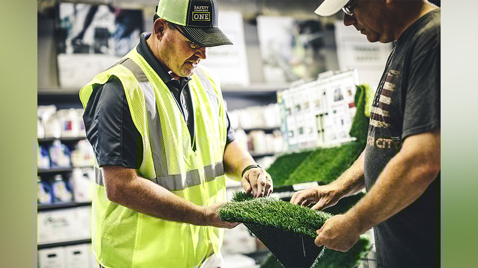 To attract new GreenCare for Troops volunteers, SiteOne will give out $250 discount coupons. lawnandlandscape.com/news/project-e…