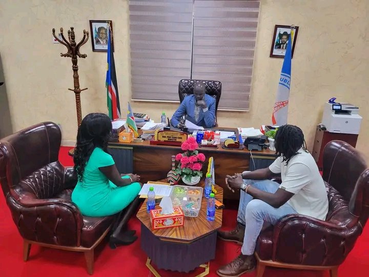 nyatongyik2021's tweet photo. We had an honor to visit the Minister of Petroleum Hon. Puot Kan yesterday. We spoke about the upcoming projects with I Am NyaTongyik which he fully supports. 
I am excited about the future of this country! Thank you Hon. Puot for your leadership and vision.
#iamnyatongyik #ssot https://t.co/lWHuHEjzMh