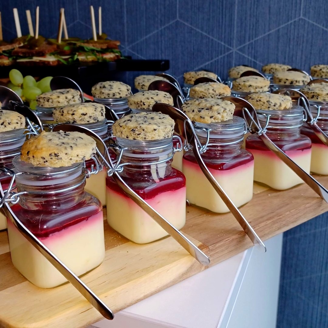 TnSCatering's tweet photo. Can we just have a moment to appreciate the formation of these delicious desserts?!
#tnscatering #letsgetinformation #dessertgram https://t.co/O1gz6KRf5c