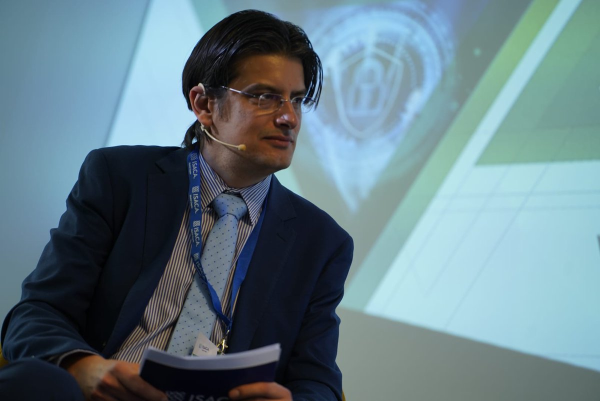 ISACAMadrid's tweet photo. 𝗝𝗼𝘀𝗲 𝗠𝗶𝗴𝘂𝗲𝗹 𝗖𝗮𝗿𝗱𝗼𝗻𝗮 (@cardonajm, @Auren_Spain) moderando la mesa de debate "𝙍𝙚𝙩𝙤𝙨 𝘼𝙪𝙙𝙞𝙩𝙤𝙧í𝙖𝙨 𝙎𝙄" del 𝗩𝗜 𝗖𝗼𝗻𝗴𝗿𝗲𝘀𝗼 𝗔𝘂𝗱𝗶𝘁𝗼𝗿í𝗮 &amp; 𝗚𝗥𝗖 de @ISACAMadrid. #Auditoria #Gobierno #Riesgo #Cumplimiento #ConfianzaDigital #GestiónDelRiesgo https://t.co/fttgt34x3R
