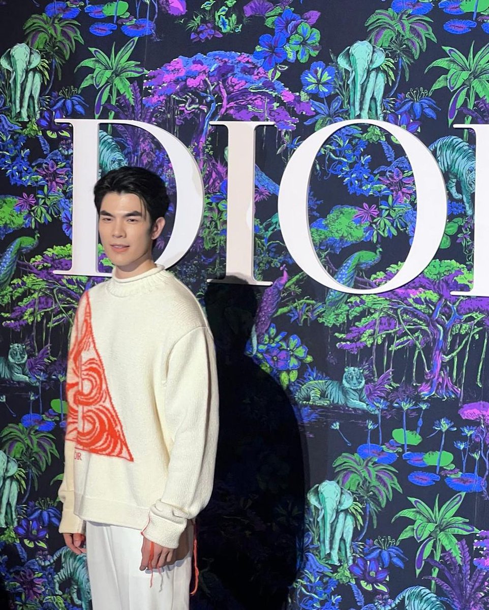 📢 CALLING FOR MASS RETWEET

We're compiling media coverage for Mile Phakphum's related updates on #DiorFall23xMileApo ✨

Please fill the original post with positive comment. Give love and support for P'Mile 💚

MILE FOR DIOR🇮🇳
<a href="/milephakphum/">mile phakphum</a> #MilePhakphum
<a href="/Dior/">Dior</a> #Dior #DiorFall23
