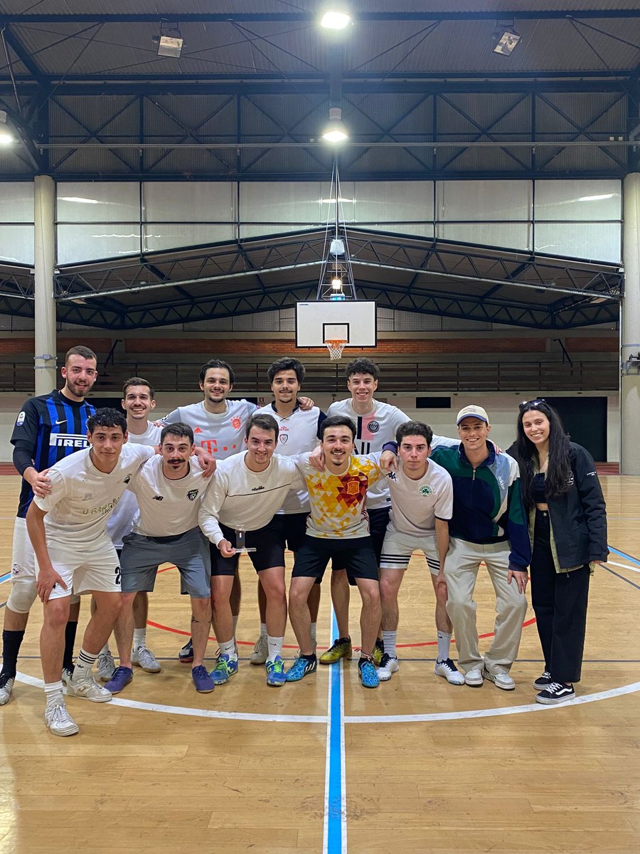 2/2 🥇
(Procura-se rival)