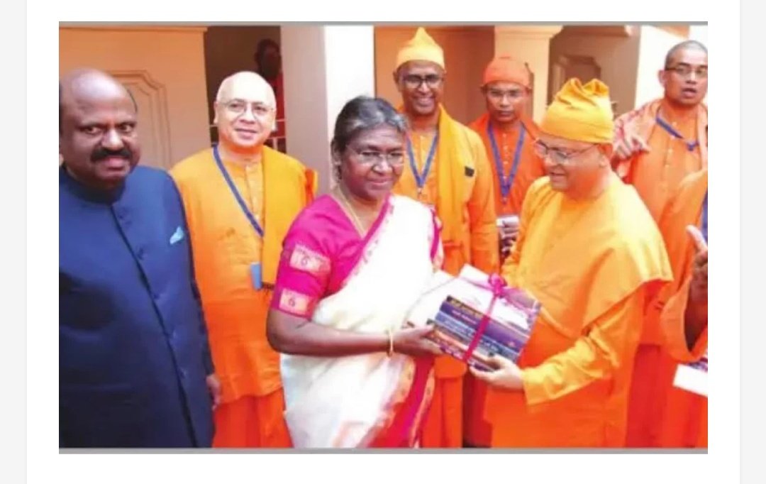 shesightdigital's tweet photo. President Droupadi Murmu’s Maiden Visit to Belur Math
https://t.co/RL4fdiphkT
Click to read: https://t.co/In6mlHWQgQ
 #presidentdroupadimurmu #belurmath #maidenvisit #westbengal  #nationbuilding #SheSight https://t.co/xMBWcDAsZg