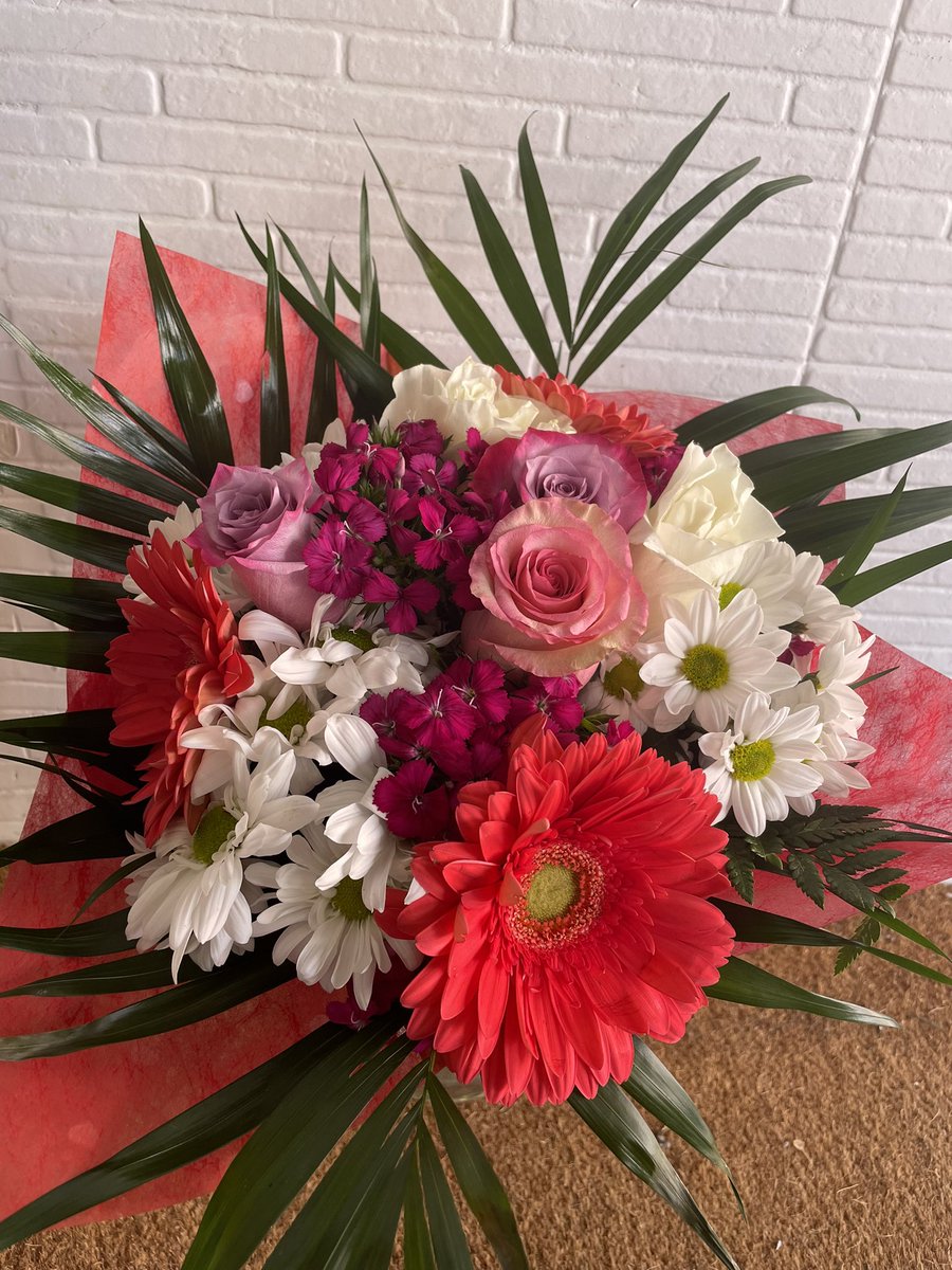 florquimia's tweet photo. Visita nuestra tienda!!!
📍C/ derechos humanos, 14
📞919474721
📞641323118

⏰L-S DE 9:00 a 22:00
Domingos de 9:00 a 21:00 

#Madrid #ramos #flores #rosas #margaritas #gerbera #centros #coronas #M30 #plantas https://t.co/VVMbT4PaC4