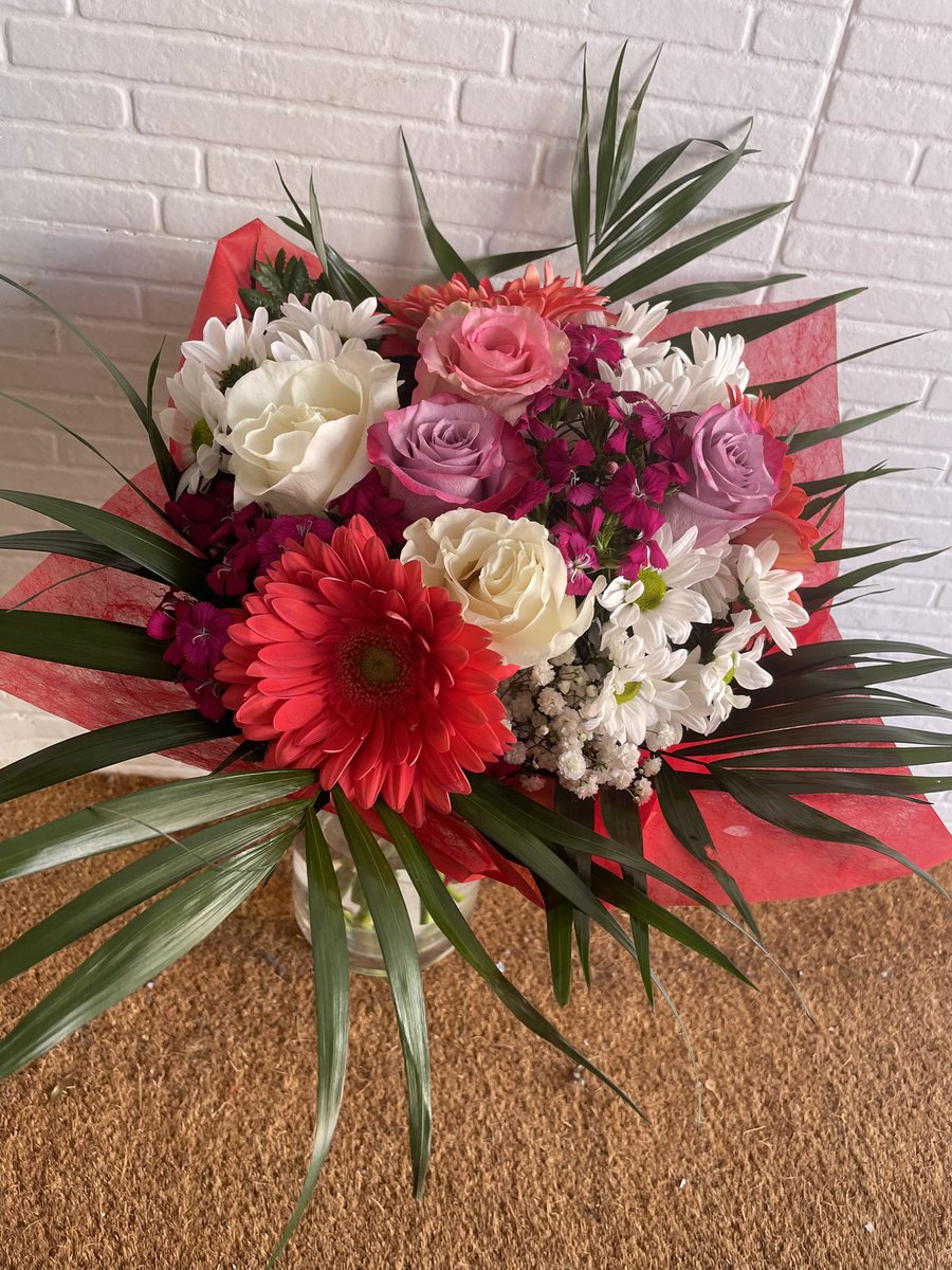 florquimia's tweet photo. Visita nuestra tienda!!!
📍C/ derechos humanos, 14
📞919474721
📞641323118

⏰L-S DE 9:00 a 22:00
Domingos de 9:00 a 21:00 

#Madrid #ramos #flores #rosas #margaritas #gerbera #centros #coronas #M30 #plantas https://t.co/VVMbT4PaC4