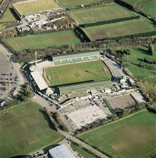 ArgyleMemes's tweet photo. Old people assemble! Doesn't this bring back some memories? 😍💚 #PAFC https://t.co/qeG81444dW